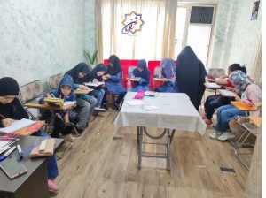 کلاس نقاشی کودکان با استاد آزادی مقدم در کانون فرهنگی هنری راه روشن بخش شکوفه ها